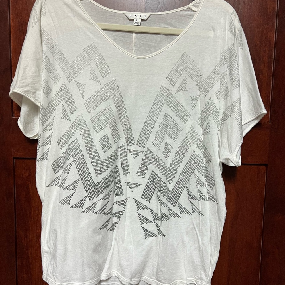 CAbi #560 White Jan Tee - size L. EUC